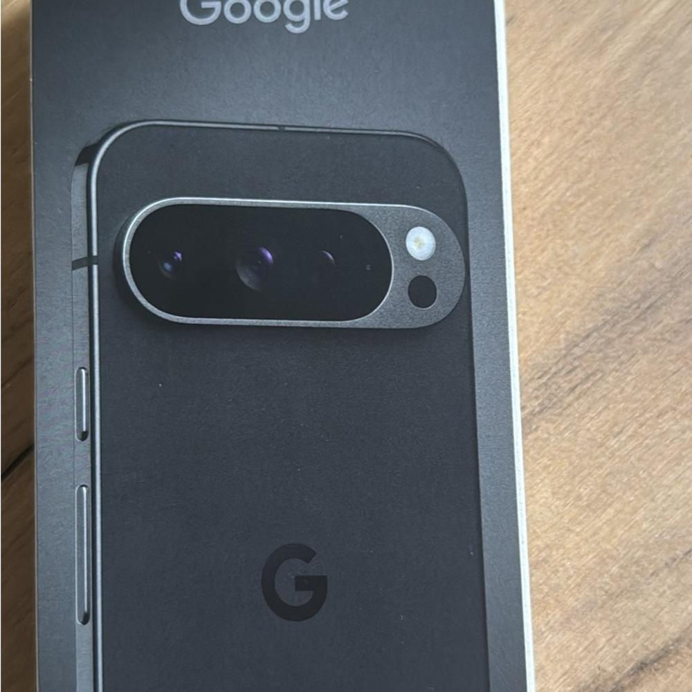 Google Pixel 9 Pro in Obsidian Black